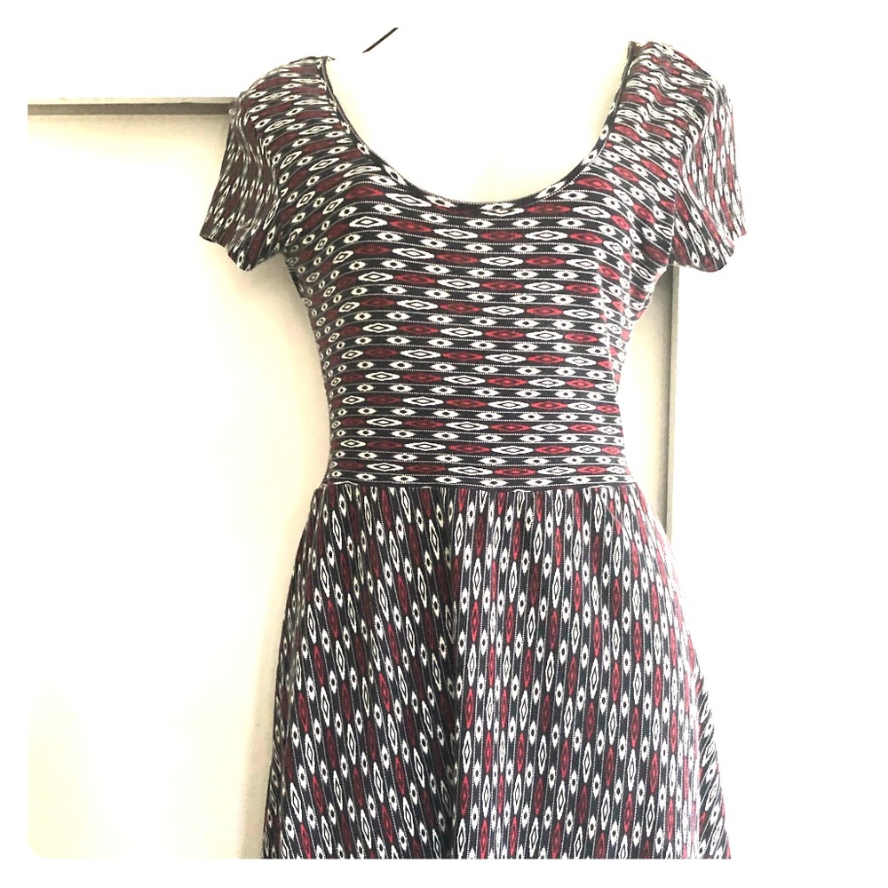 🤗 3-$25 skater dress criss cross back L